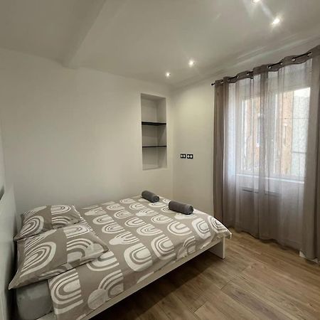 T2 Renove A 15 Min De Lyon Appartement Pierre-Bénite Buitenkant foto