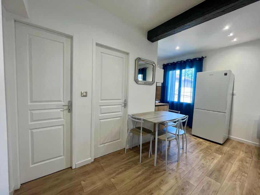 T2 Renove A 15 Min De Lyon Appartement Pierre-Bénite Buitenkant foto