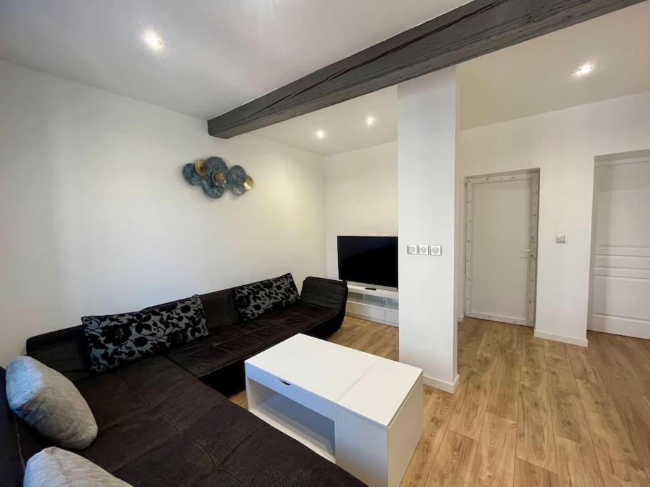 T2 Renove A 15 Min De Lyon Appartement Pierre-Bénite Buitenkant foto